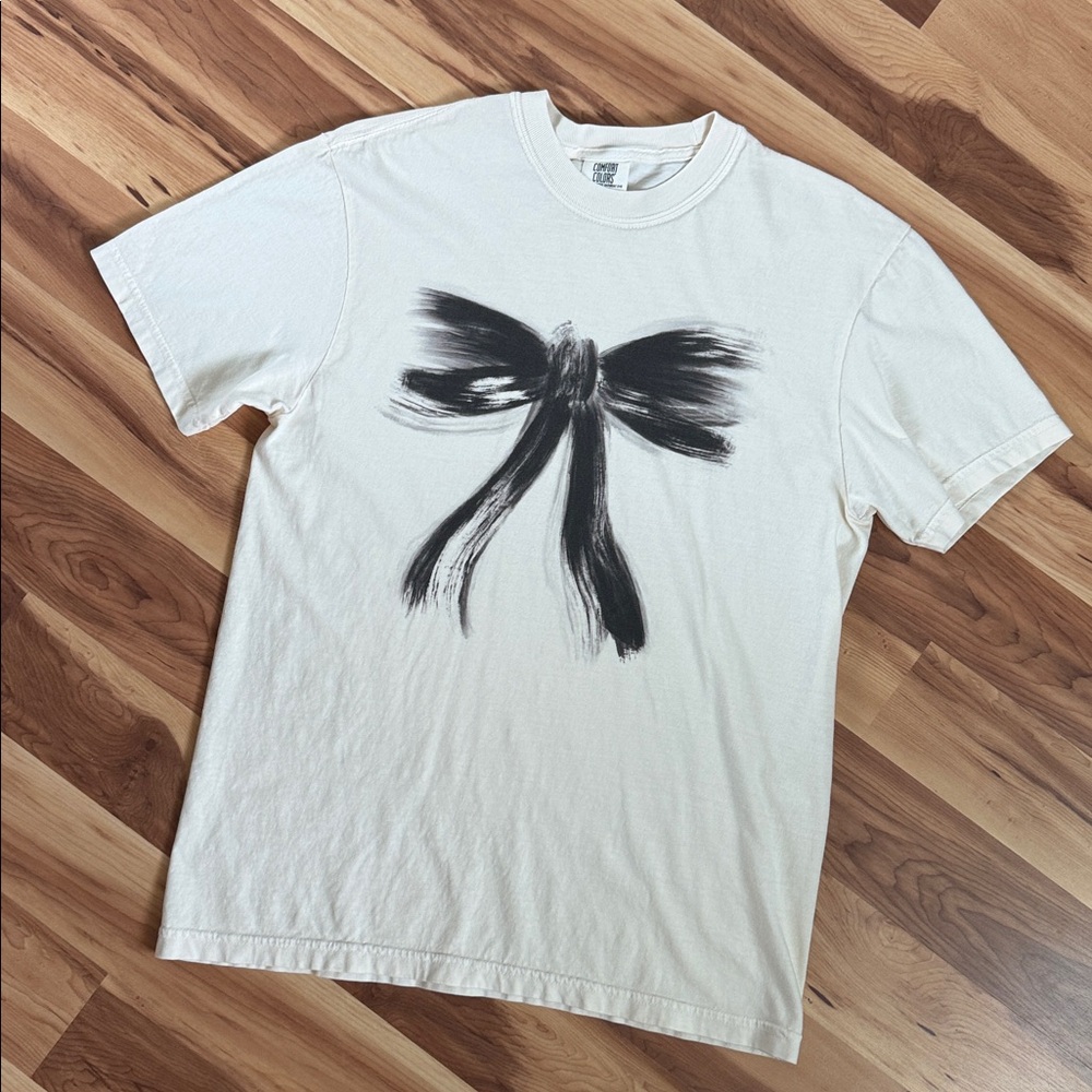 Comfort Colors Cream black bow T-Shirt